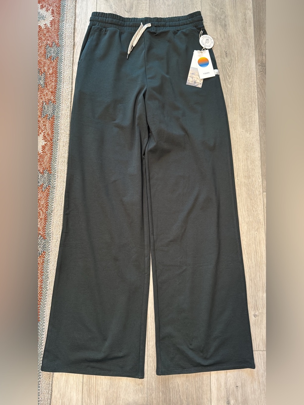 Vuori Dark Green Aspen Halo Wide-Leg Lounge Pants with Cream Drawstring